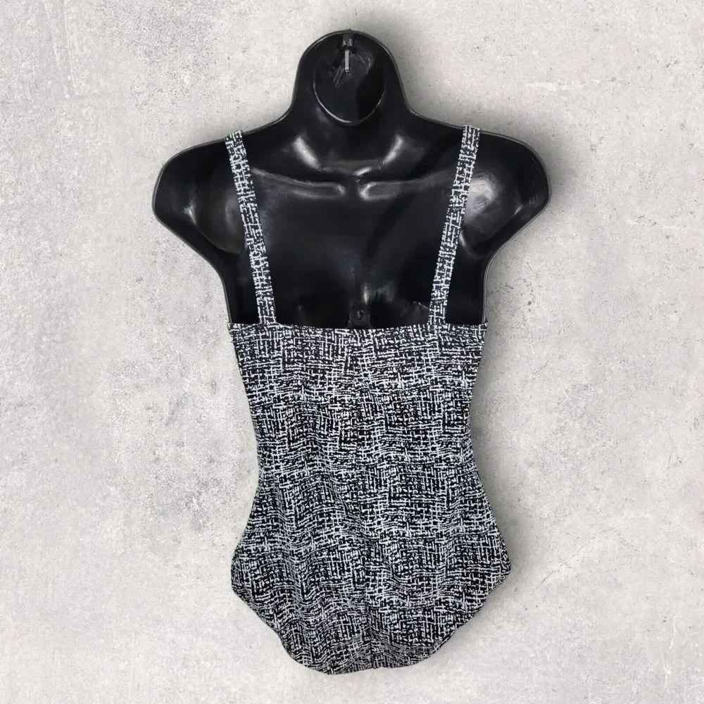 Speedo Women's Size 8 Side Shirred One‎ Piece Swimsuit Black & White
